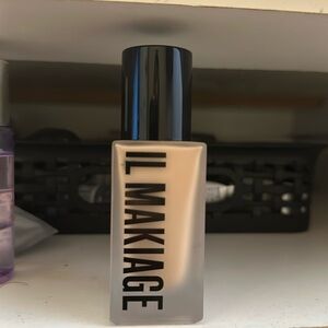 IL Makiage brand new foundation shade 35